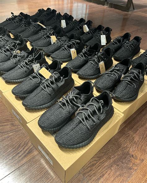 adidas yeezy boost 350 pirate black kopen|black yeezy release date.